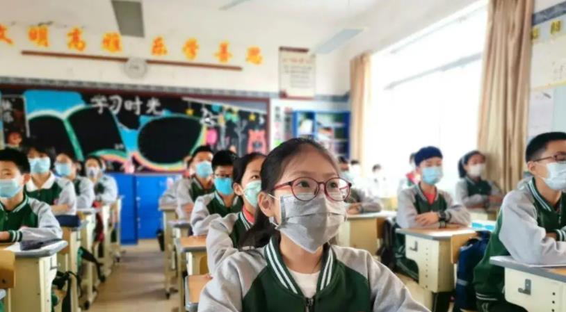 洗面奶 初中生“标准发型”有规定,男生发型帅气如军人,女生发型却很丑
