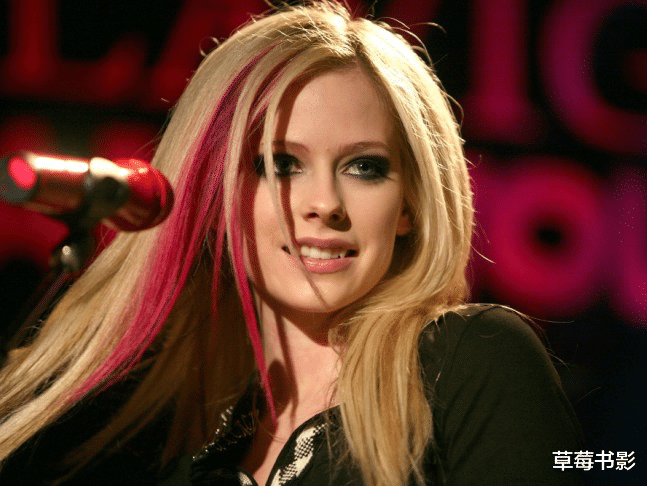 艾薇儿|20岁红遍全球，巅峰时期突然隐退！如今她回归，娱乐圈谁也挡不住