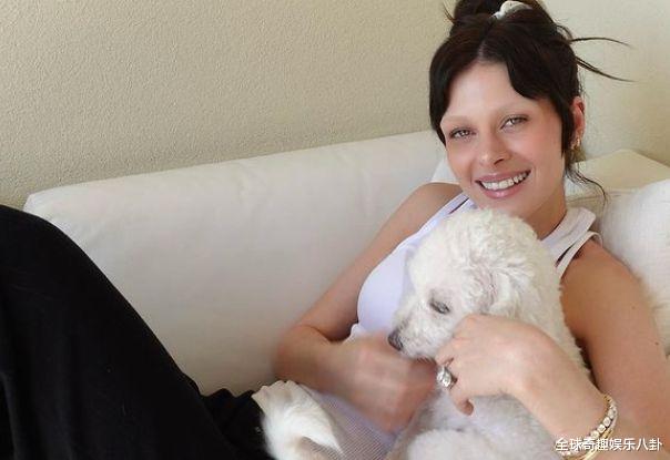 羔羊|布鲁克林·贝克汉姆和尼古拉·佩尔茨为他们的家庭添丁：你见过羔羊了吗？