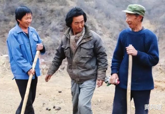 北大学霸为了躲避病毒,隐居深山老林17年,坐吃山空花光350万