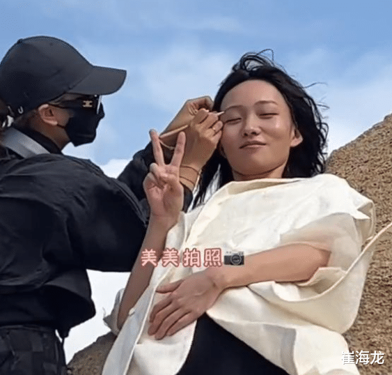 女人味|断更50天后终于回归！邵雨轩却疑似签约新团队，网友：替张小花难过