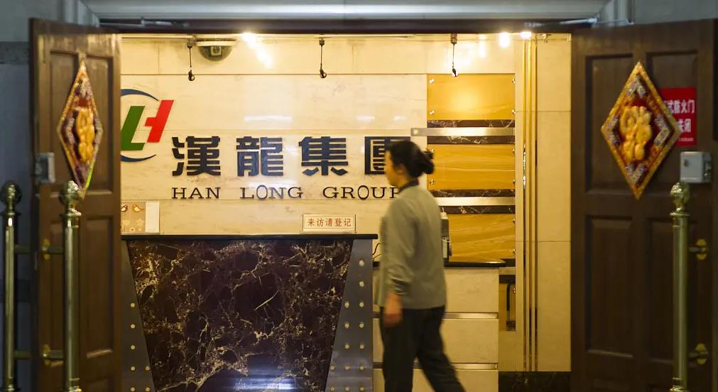 他豪捐2亿被封四川首善，当地百姓却很怕他，2013年被捕揭开真相