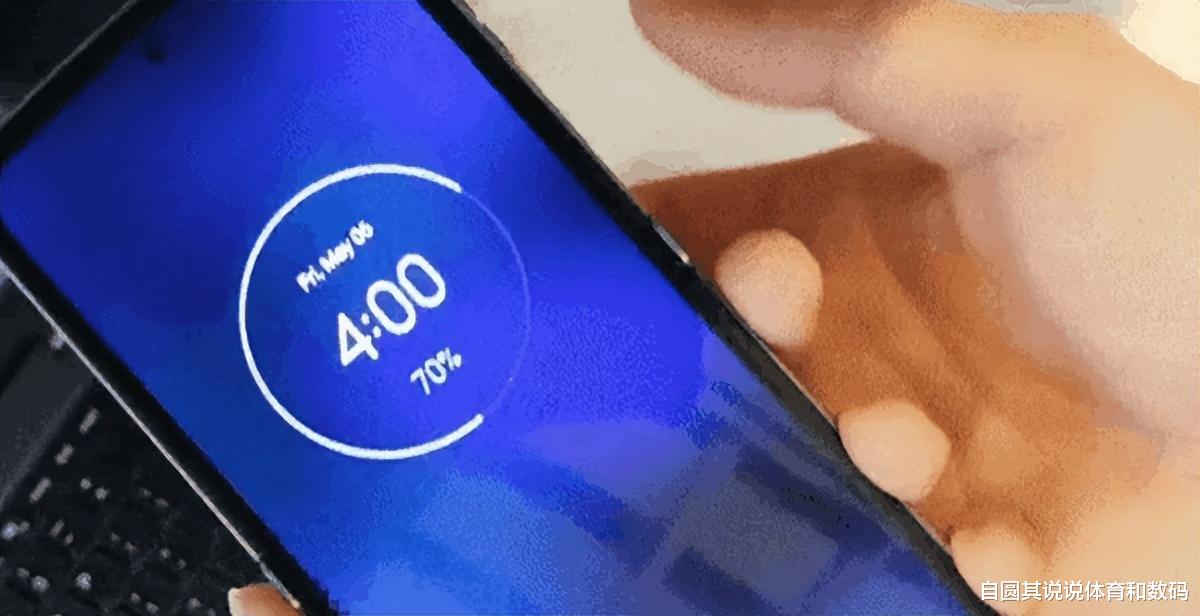 摩托罗拉|摩托罗拉 razr3消息，使用x轴马达和双扬声器
