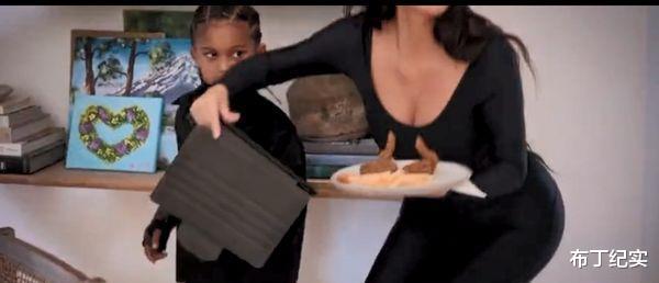 金·卡戴珊|6岁男孩玩手机竟滑到妈妈性爱片！ 277亿女星崩溃哭了