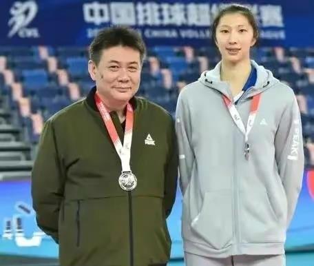 教练|怎样解读张晨和陈友泉同时进入中国女排教练团队？
