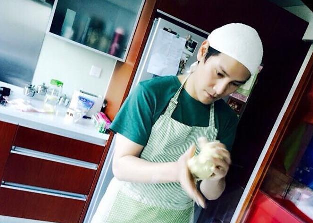 参观丁子峻住的豪宅，室内装修很浪漫，对老婆太宠爱了