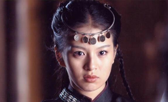 撞衫|诗诗穿过紫萱的衣服，梦华录、清平乐帝后穿同款，这些剧也撞衫了