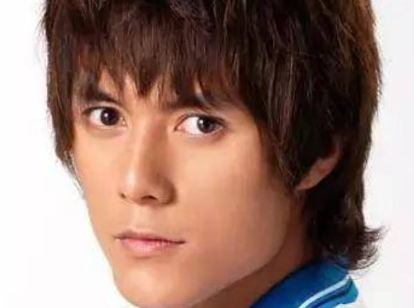 张超|出道12年都没红，年过30却开始发力了，《盛装》又被张超给帅到了