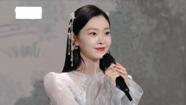 胡夏|七夕晚会亮点多，美人如画，剧情搞笑，周深开口封神，胡夏翻车了