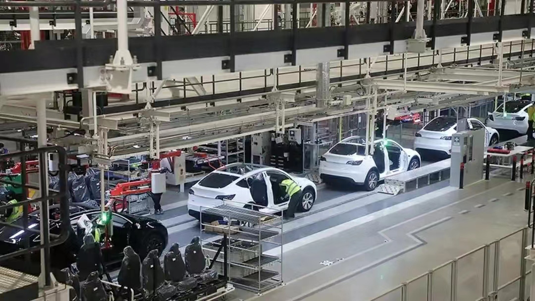 求职|特斯拉大规模招聘，月薪7500元以上，中专学历即可报名