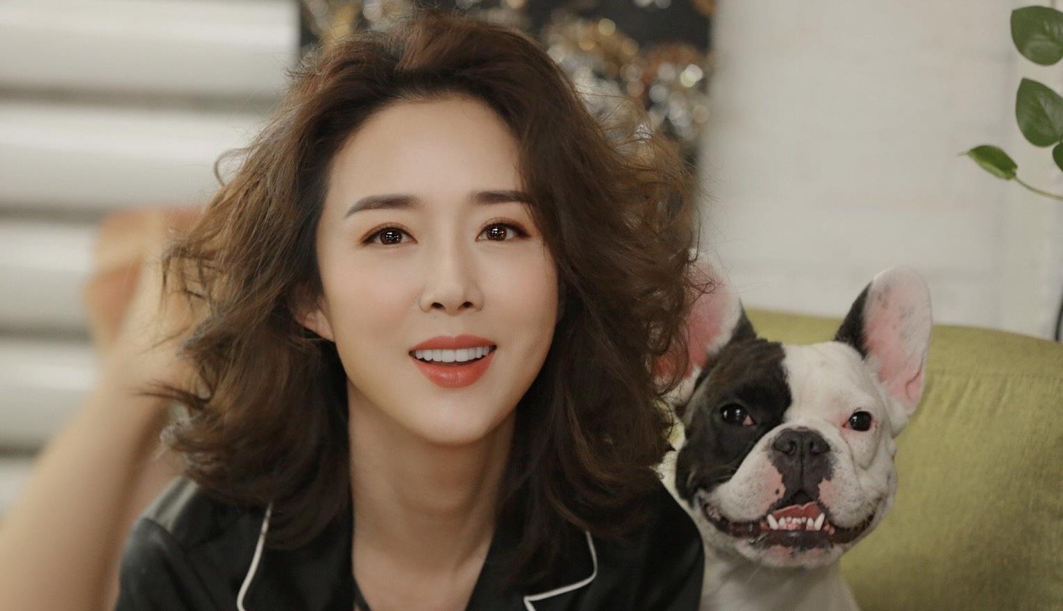 颜丹晨|“嫦娥”颜丹晨和老公结婚多年，老公疑似是演员陈昊，现已经怀孕