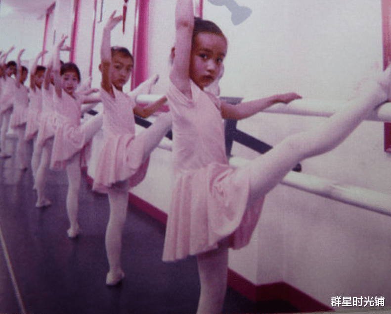 杨童舒|杨童舒：34岁在剧组意外怀孕，嫁给商人老公很幸福，被婆家宠成宝