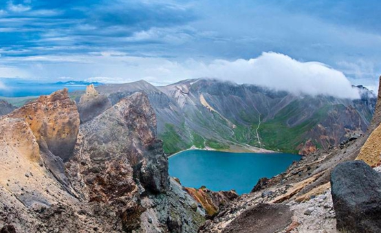 沉睡了50万年!几十座火山堆里出现异象,最活跃那个恰处我国境内