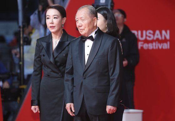 |影后姜受延灵堂提前开放，遗像曝光显凄美，众多圈内大咖现身哀悼