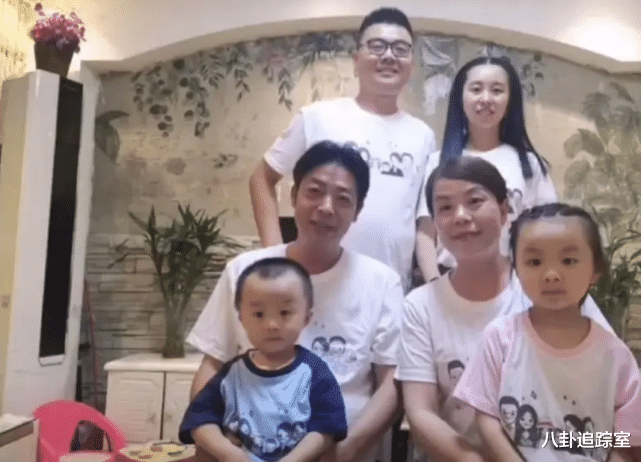 奇奇|悦悦吃面遭奇奇花式捣乱，姐姐的一个举动令人鼻酸，网友：太懂事