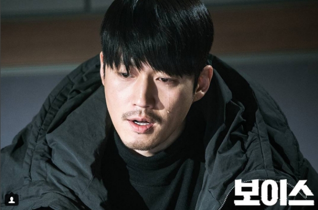 张赫|韩剧《红丹心》张赫剧中大耍心机,戏外其实是「老婆迷」,一周不见就想哭?