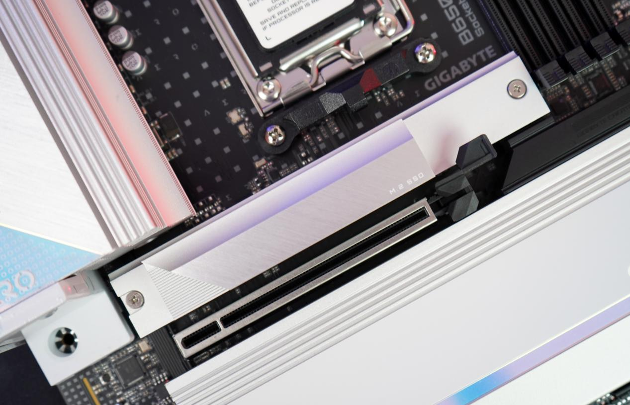 笔记本|技嘉雪鹰B650 AERO G主板评测：专为创作者而设计！