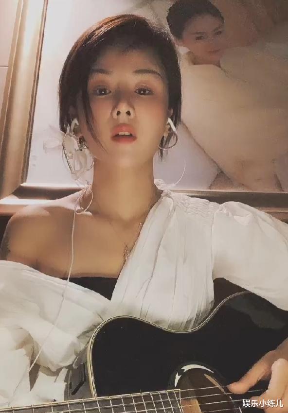 大排档|花姐狂浪为何那么火?从街头歌手到千万网红,她到底经历了什么?