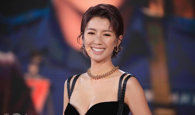 陈自瑶|王浩信回内地交流 老婆陈自瑶留言引网友猜测