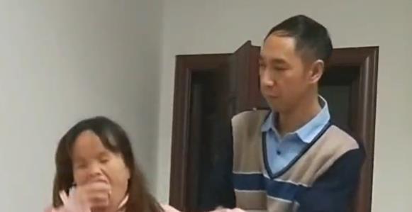 凤姐|江西女子“一丑成名”，靠奇特长相圈粉百万，自信程度不输凤姐