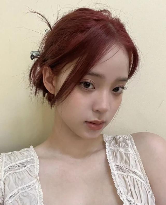 欧阳娜娜 想要暖暖的氛围感，当然要看欧阳娜娜啊