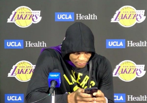 威斯布鲁克|场均24+13+13！没有了，NBA再无威震天