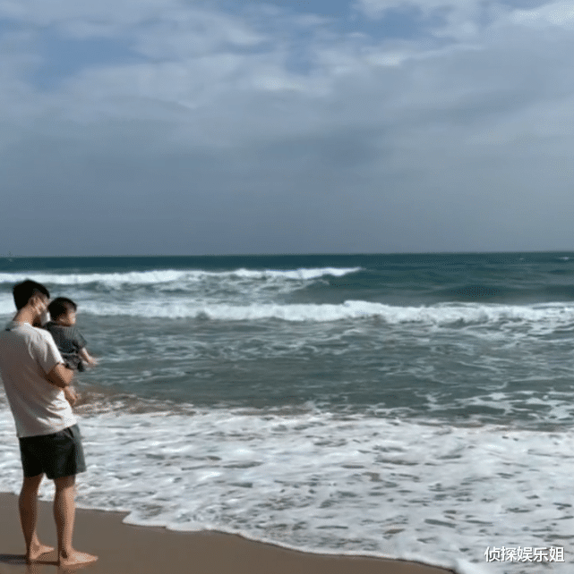 杜淳|杜淳带妻女旅行，王灿变老公人形挂件秀足恩爱，女儿露正脸像爸爸