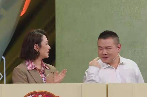 岳云鹏|德云社15周年，岳云鹏一个举动为老郭解围，只有他能穿刺绣大褂？