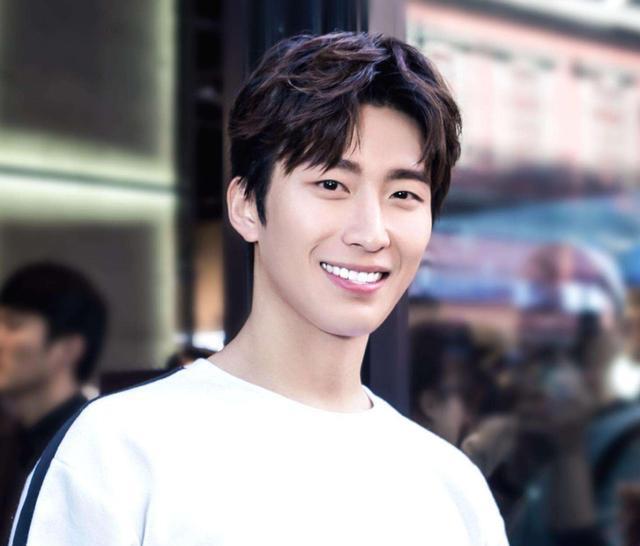 何超莲|赌王准女婿经历不一般,经历过大起大落,何超莲遇到了宝藏男孩