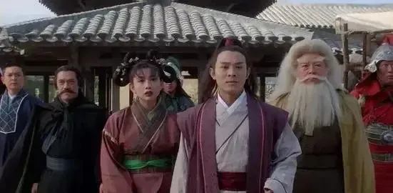 王晶|二十八年前的一天，王晶在片场指着女主大骂：好好的骑你的马，谁叫你回头了？