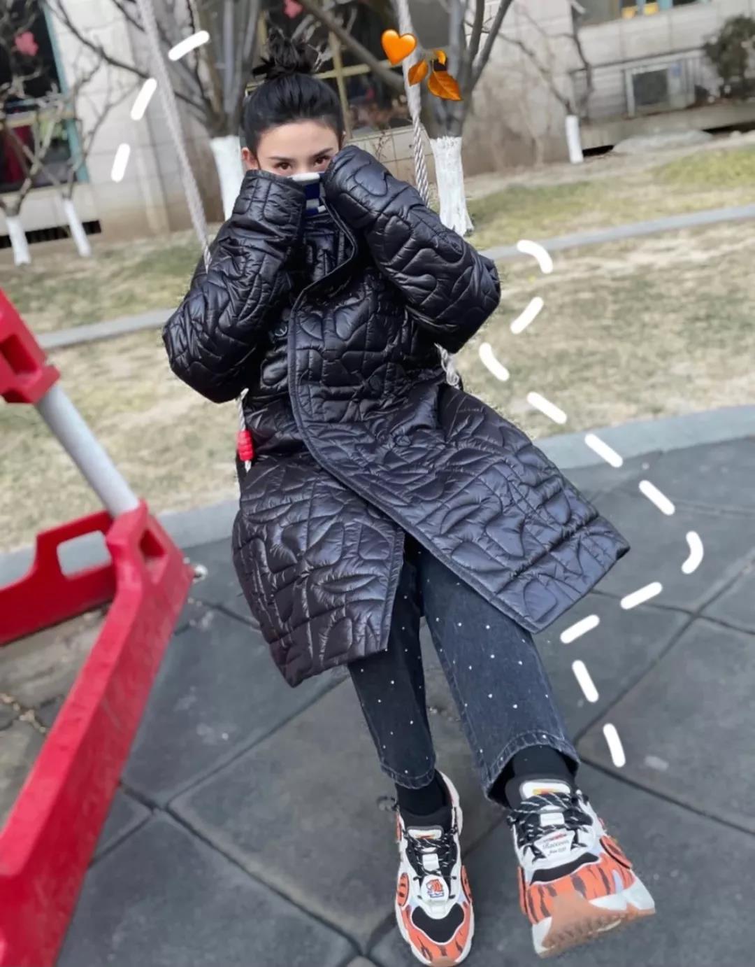 春晚|春晚演出名单陆续曝光，明星录春晚穿搭王嘉尔潮酷、宋祖儿气质