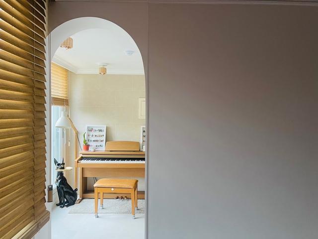 一进门就被这家的落地窗迷住，好看到移不开眼，新家一定跟着学！