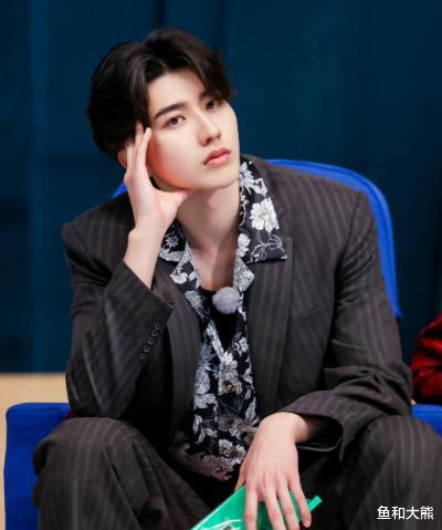 倪妮|《浪姐3》决赛被曝直播改录播，2大鲜肉到场助阵，成团位还要增加