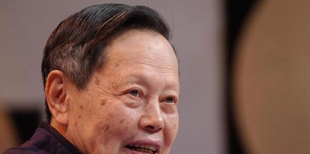 杨振宁:最后一战,制止中国花1400亿为超大对撞机买单