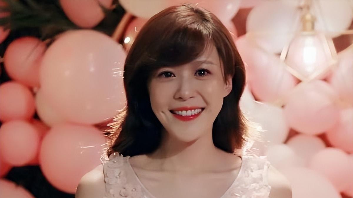 袁立|8位过气艺人现状：出门坐公交，卑微求工作