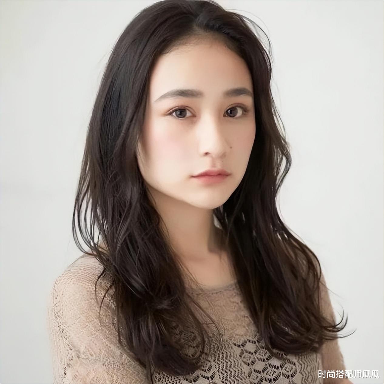 发型 上了年纪的女人，发型决定状态！建议远离这3种“显老发型”