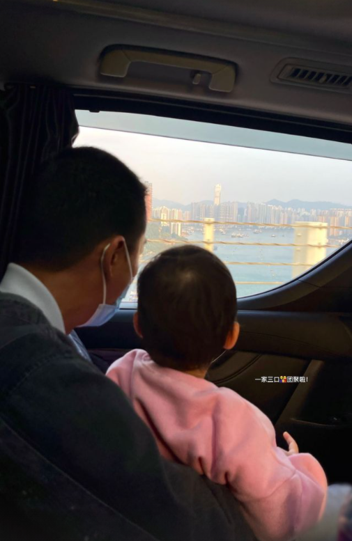 林峰|对比惨烈！林峯陪女儿玩耍温馨有爱，给张馨月吃过期感冒药遭吐槽