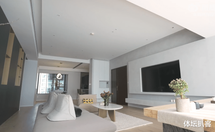 6房2厅4卫1厨！苏炳添入住290平方米豪宅，价值2200万，准备生2胎