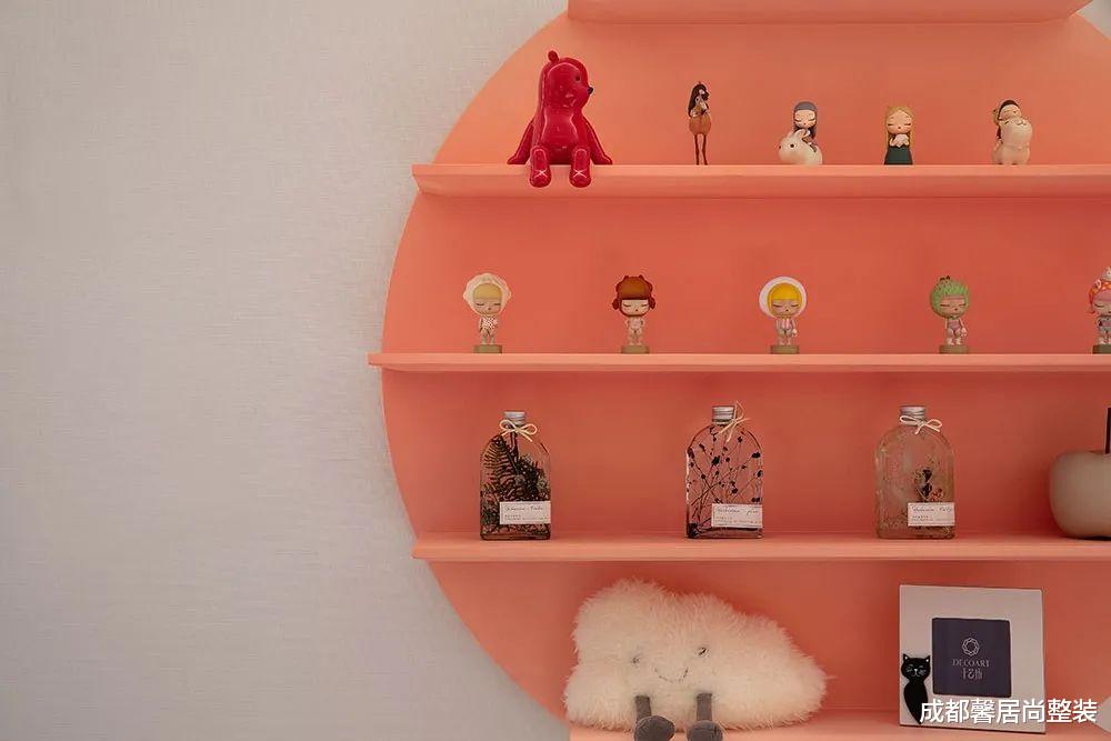 现代时尚|一个功能完备的家需要在装修上细细考究一番,展现出独特的气质。