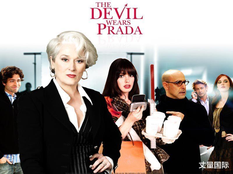 穿普拉达的女王|梦回16年前!安妮海瑟薇复刻《穿普拉达的女王》帅气皮衣造型