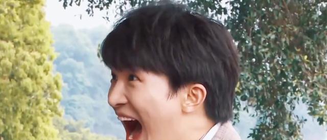 奔跑吧10|《奔跑吧10》首播满屏尴尬，煽情尬笑掩盖游戏无聊，2位新MC抢眼