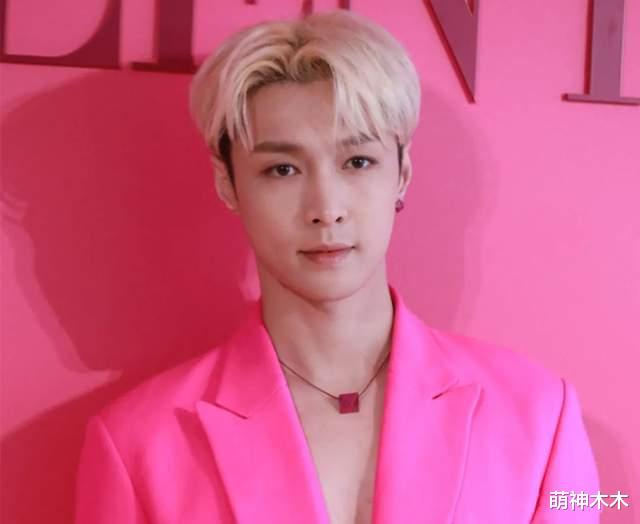 火龙果|明星集体穿上芭比粉,活动现场生图曝光太精彩,好像火龙果开会