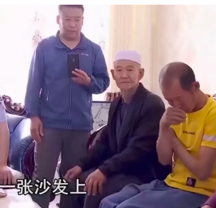 25岁女子,下班回家的路上,看到一个流浪的小伙子