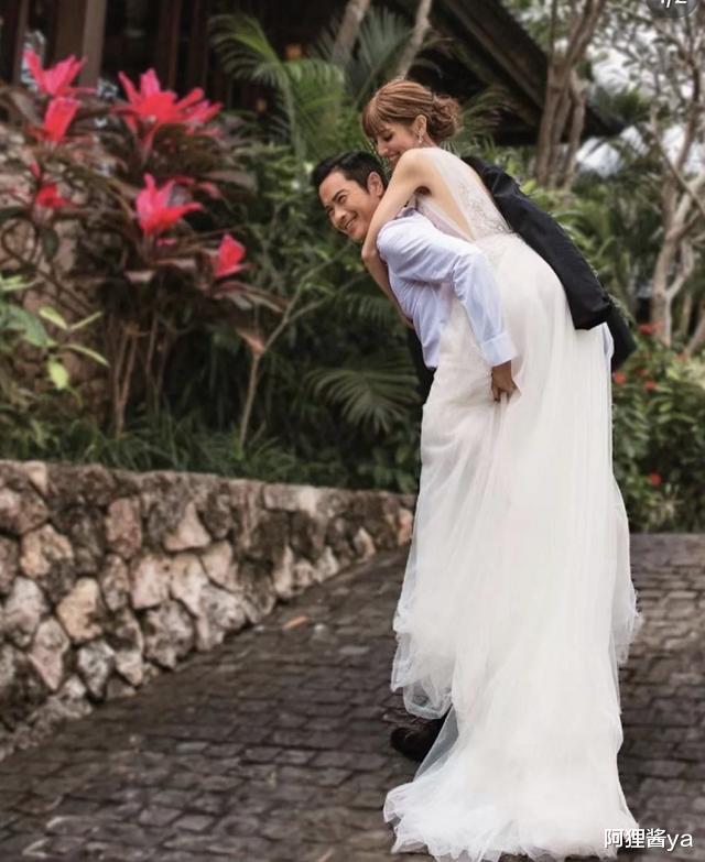 陈凯琳|港姐陈凯琳晒结婚旧照太甜蜜！与郑嘉颖当众拥吻，秀美背身材超棒