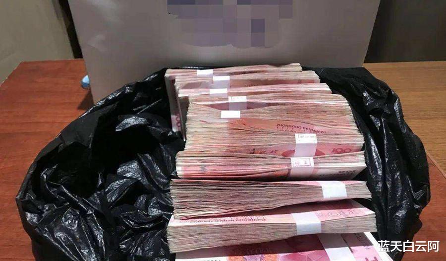 案例:男子邀请表弟家中吃饭,却趁其浴室洗澡,与其妻子客厅互动