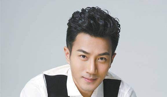 刘恺威|刘恺威疑似新恋情被曝光，两人牵手散步图被拍，尤靖茹经纪人否认