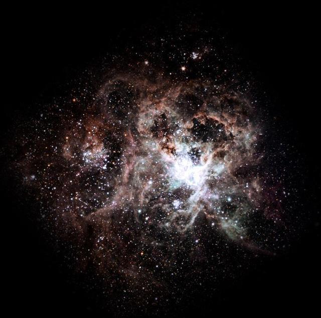 宇宙中会不会存在直径达1光年的恒星?