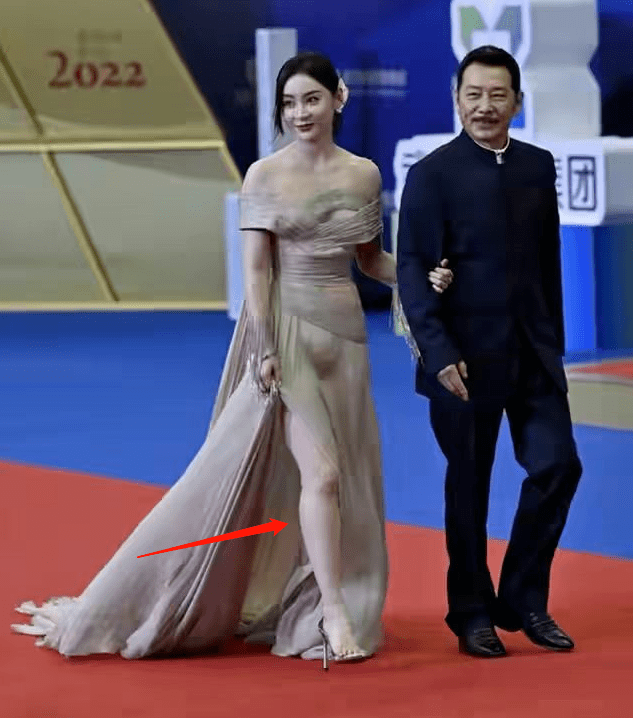 修图|越胖越爱P,这些明星表面苗条,实则手粗肚子大,还不如普通人