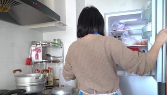张桂梅|“拼命供你读书，你却做全职太太”，张桂梅的言论遭清华学霸反对