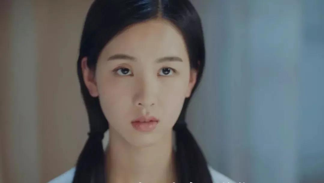 |龅牙、排骨胸、胖毁容，这5位曾经惊为天人的女星个个变了样